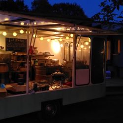 Brandeli Trailer abends