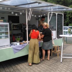 Gäste, Catering